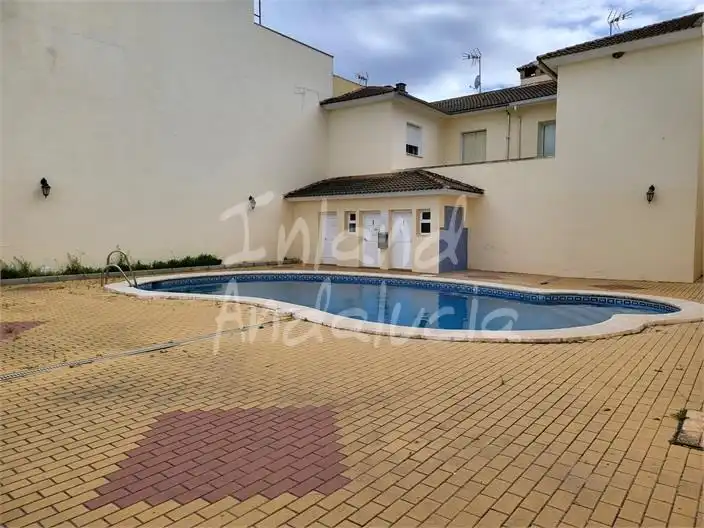 Adossat amb piscina en venda a Fuente de Piedra, imagen 4