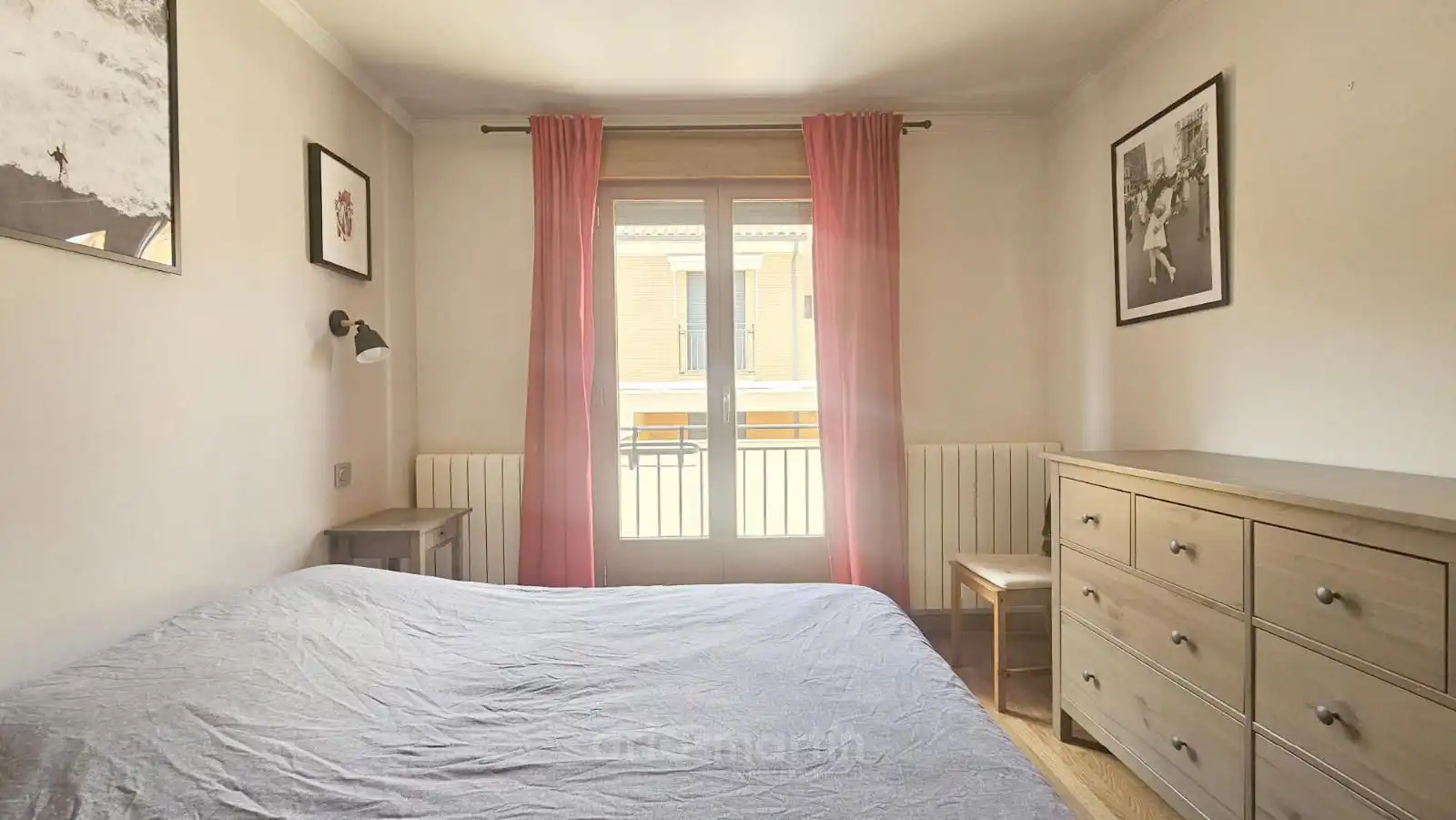 Dormitori de Casa adosada de lloguer en Salamanca amb Calefacció, Terrassa i Moblat
