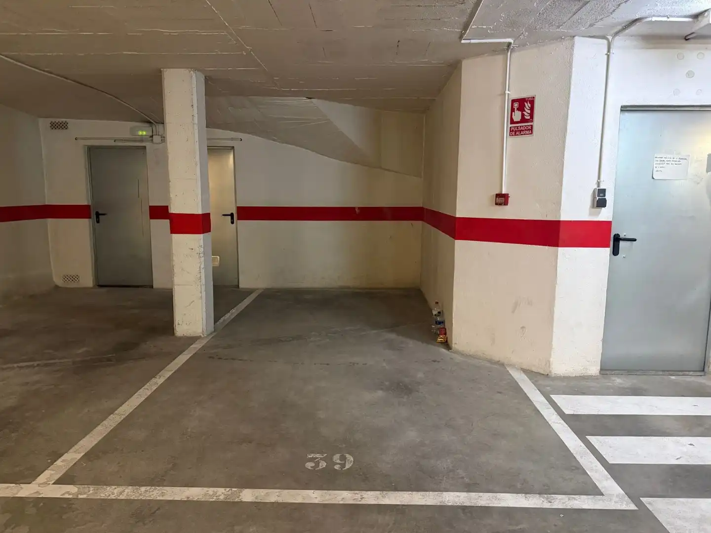 Parkplatz von Garage zum Verkauf in Girona