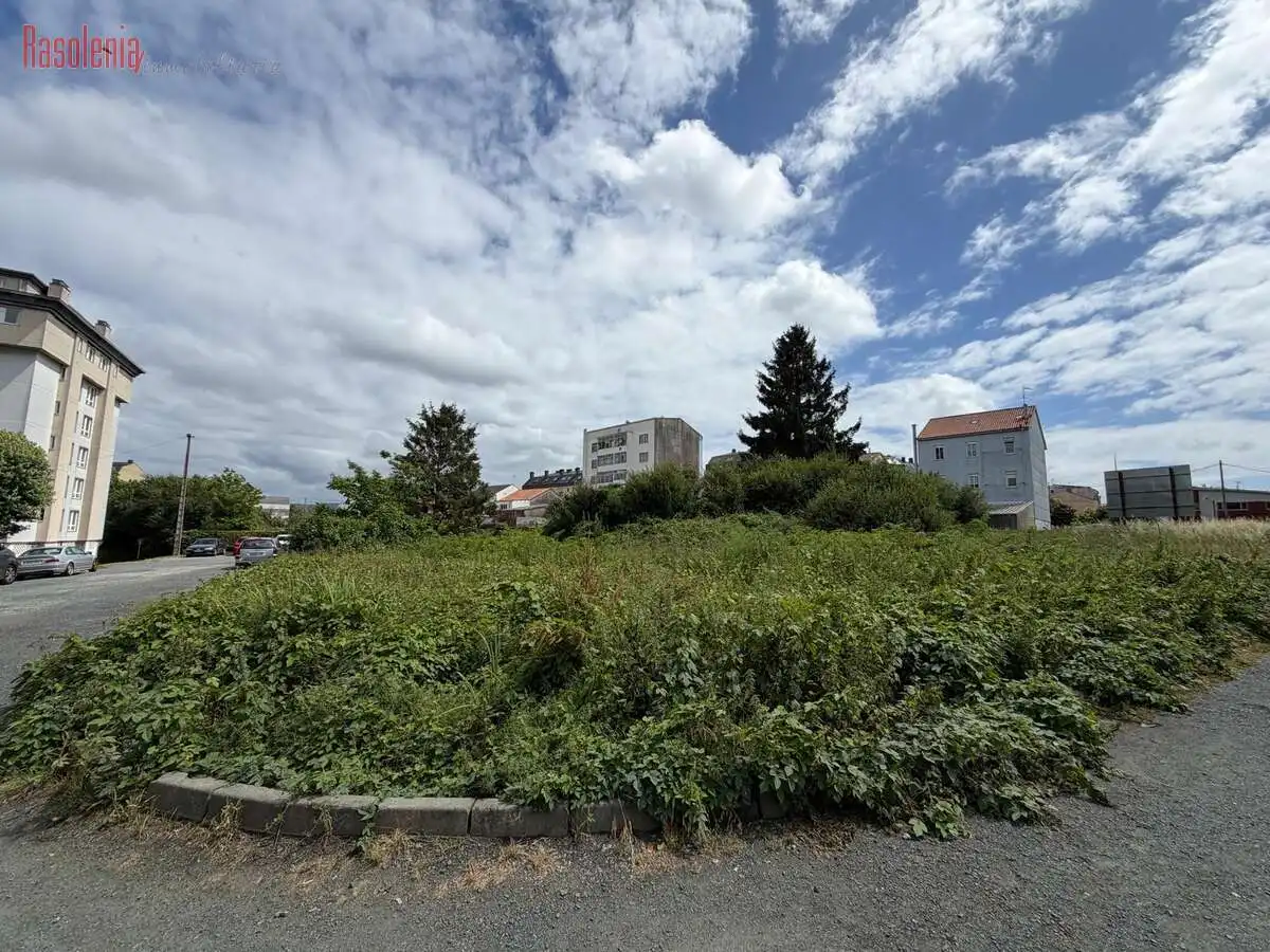 Terrenos y solares en venta en souto vizoso 11