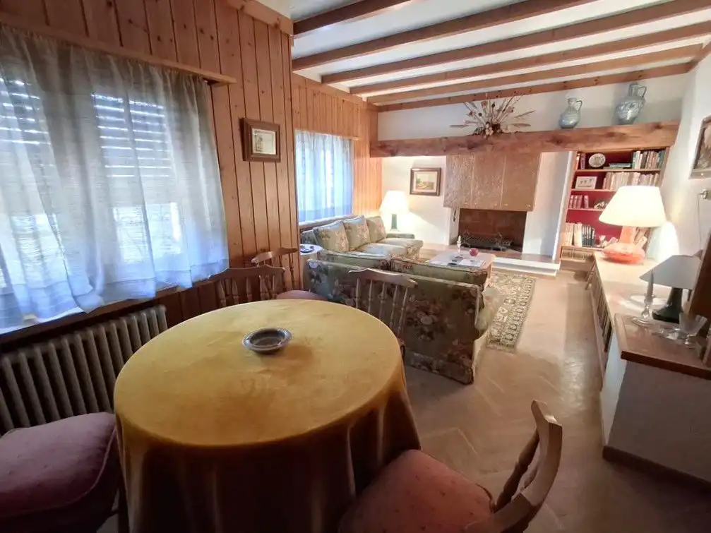 Casa a schiera con terrazza in vendita a La Roda