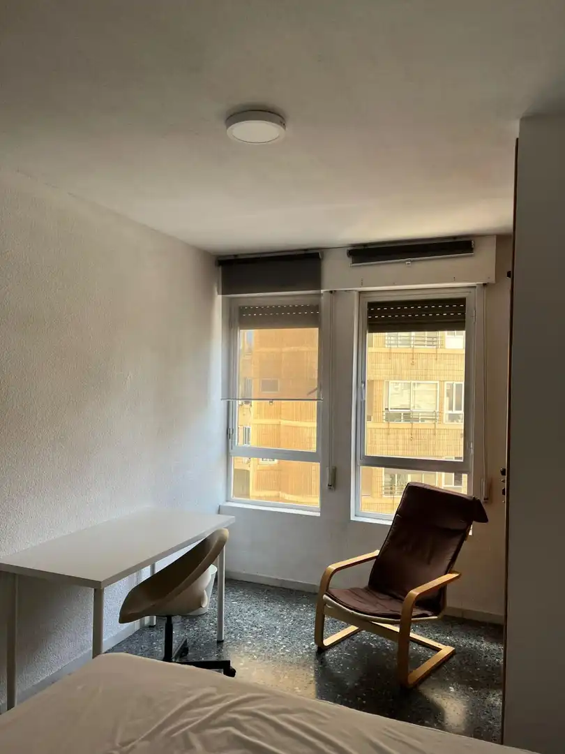 Piso de alquiler en Elche / Elx con Jardín privado, Terraza y Amueblado