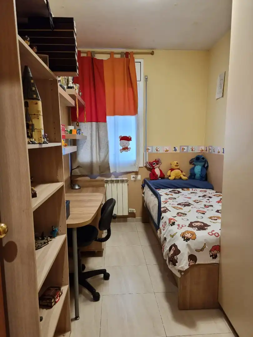 Dormitori de Pis en venda en Montornès del Vallès amb Calefacció, Forn i Balcó
