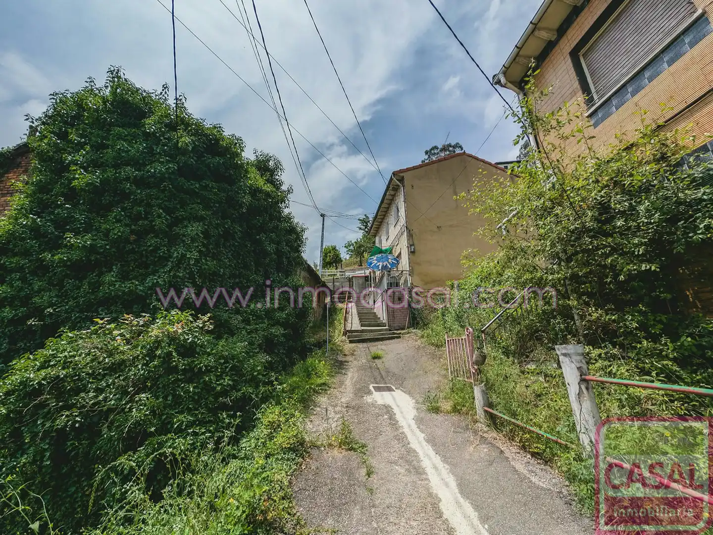 Vista exterior de Casa o xalet en venda en Mieres (Asturias) amb Calefacció, Terrassa i Traster