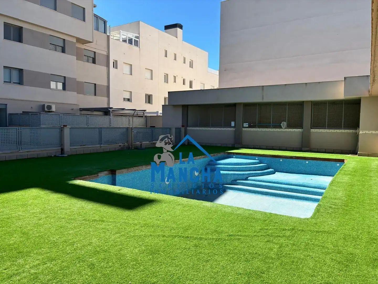 Schwimmbecken von Wohnung zum Verkauf in Albacete mit Heizung, Privatgarten und Terrasse