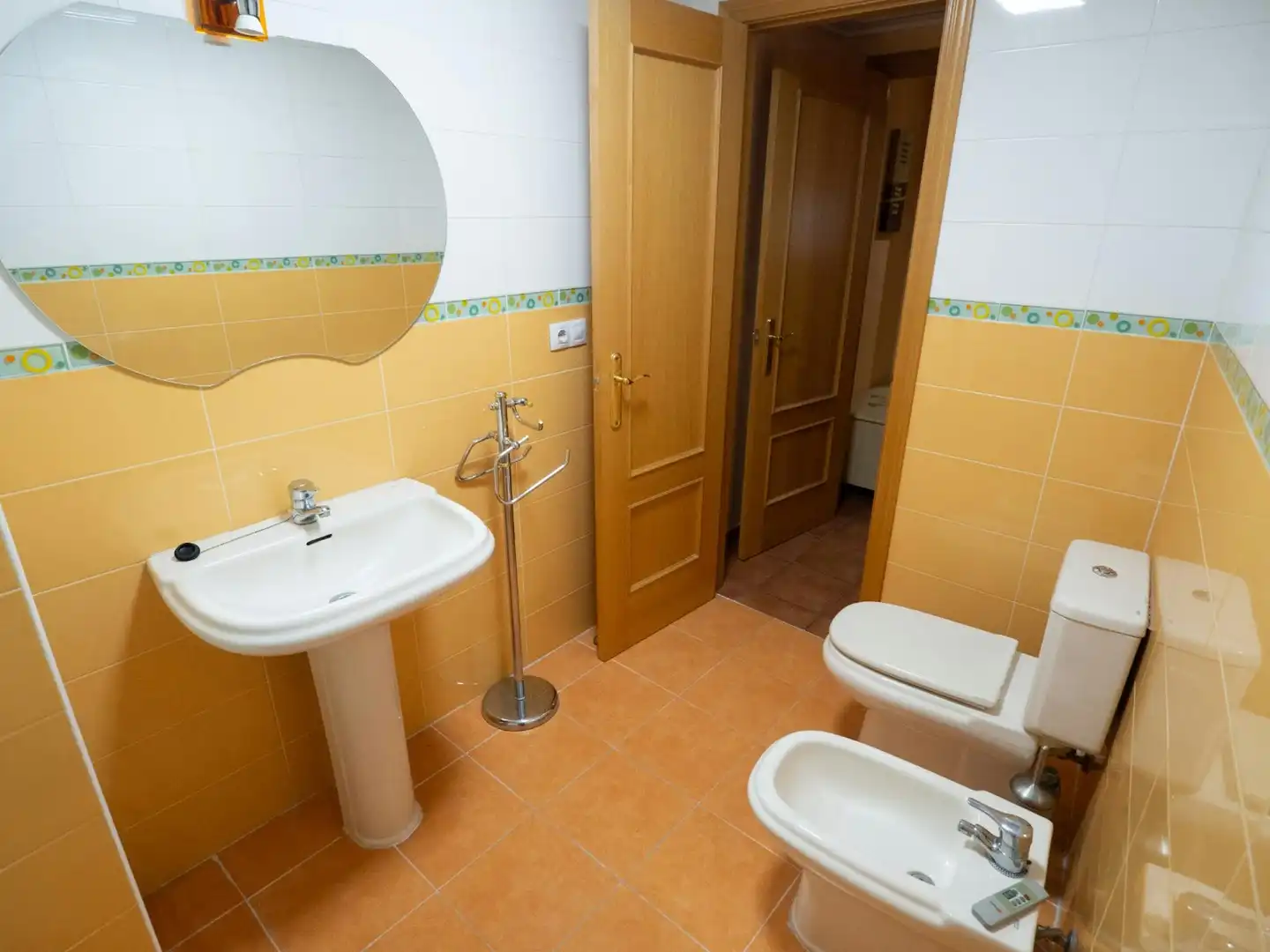 Bathroom of Flat for rent in Valencia  with Air Conditioner, Heating and Furnished