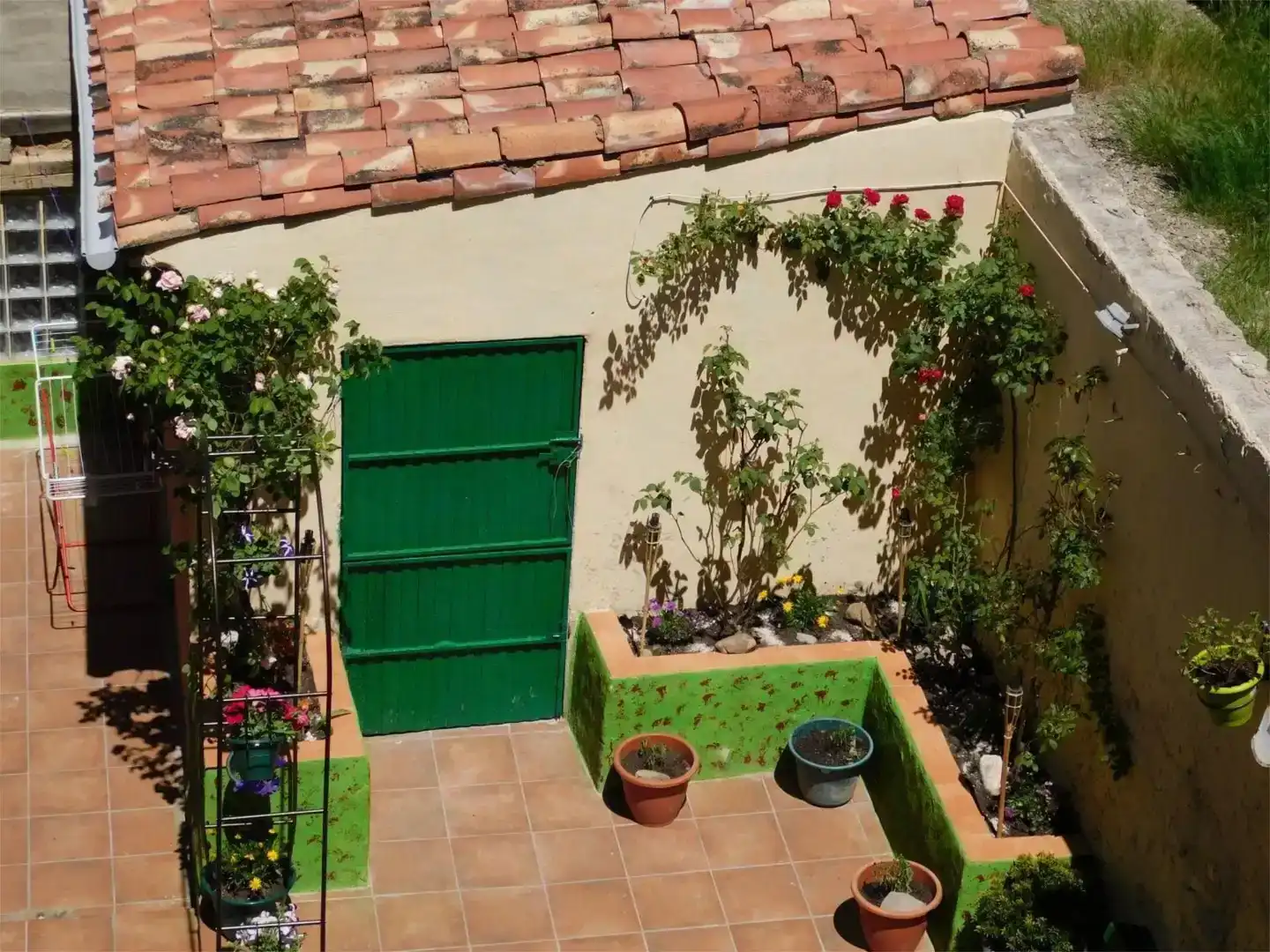 Jardí de Casa adosada en venda en Grañón amb Jardí privat, Traster i Moblat