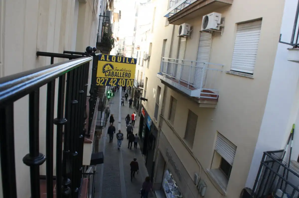 Außenansicht von Wohnung zur Miete in Plasencia mit Heizung, Möbliert und Balkon