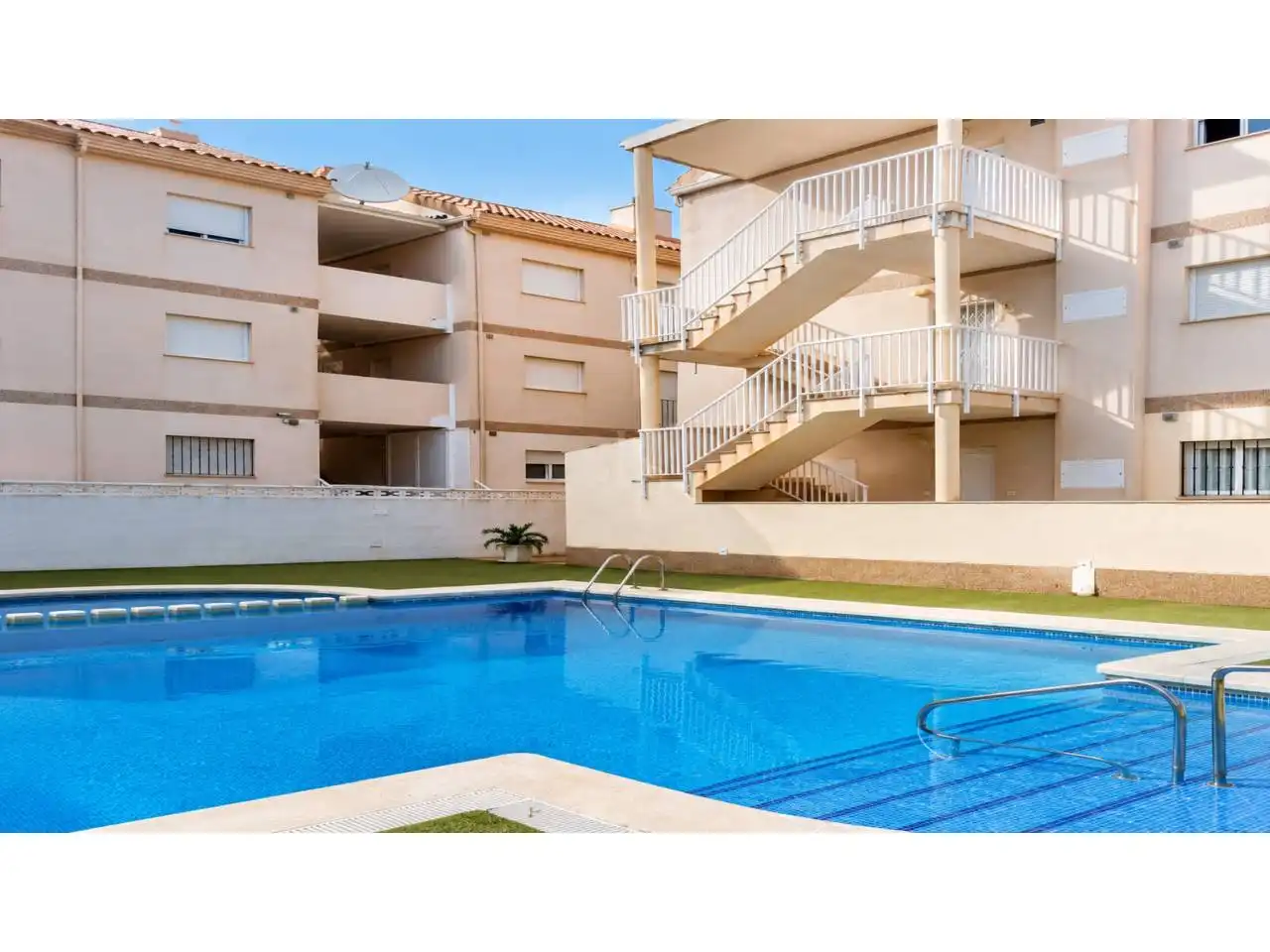 Swimming pool of Flat for rent in Vinaròs  with Heating, Terrace and Furnished
