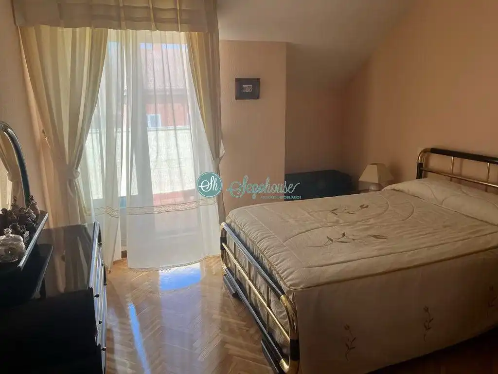 Bedroom of Flat for sale in Segovia  with Heating, Parquet flooring and Terrace