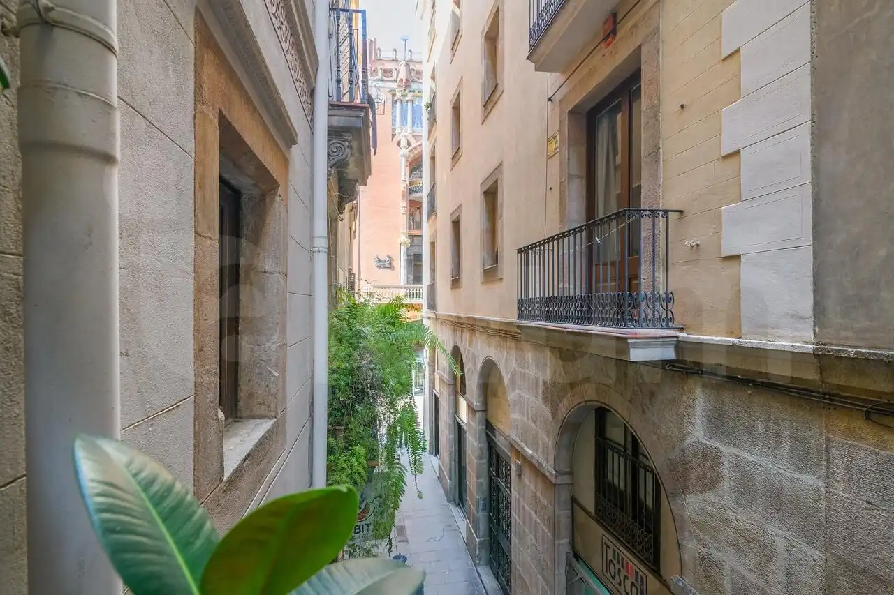Außenansicht von Wohnung zum Verkauf in Barcelona mit Heizung, Parkett und Terrasse