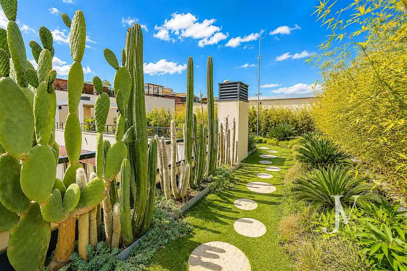 Terraza de Ático en venta en Madrid con Aire acondicionado, Calefacción y Jardín privado
