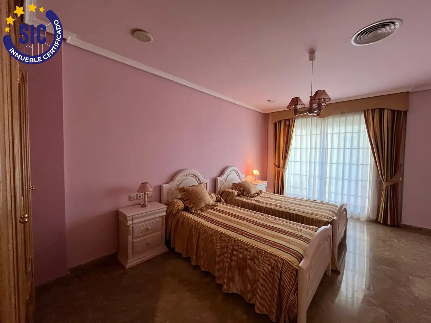 Dormitori de Casa o xalet en venda en Domeño amb Aire condicionat, Calefacció i Terrassa