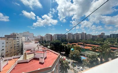 Exterior view of Flat for sale in  Valencia Capital  with Air Conditioner, Furnished and Balcony