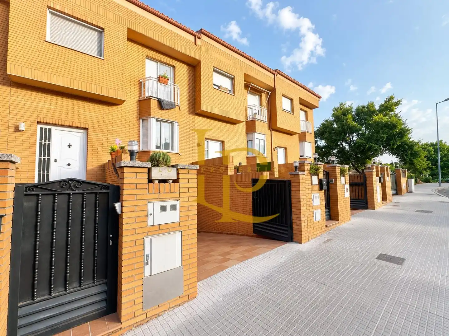 Vista exterior de Casa adosada en venta en Castellbisbal con Aire acondicionado, Calefacción y Jardín privado