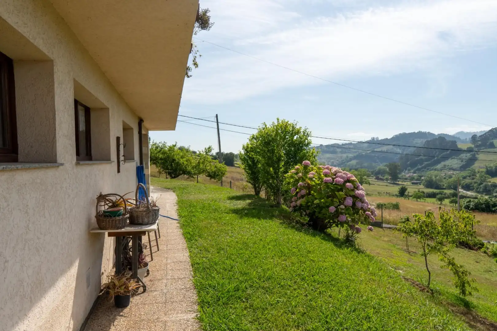Terrassa de Casa o xalet en venda en Gijón  amb Calefacció, Jardí privat i Terrassa
