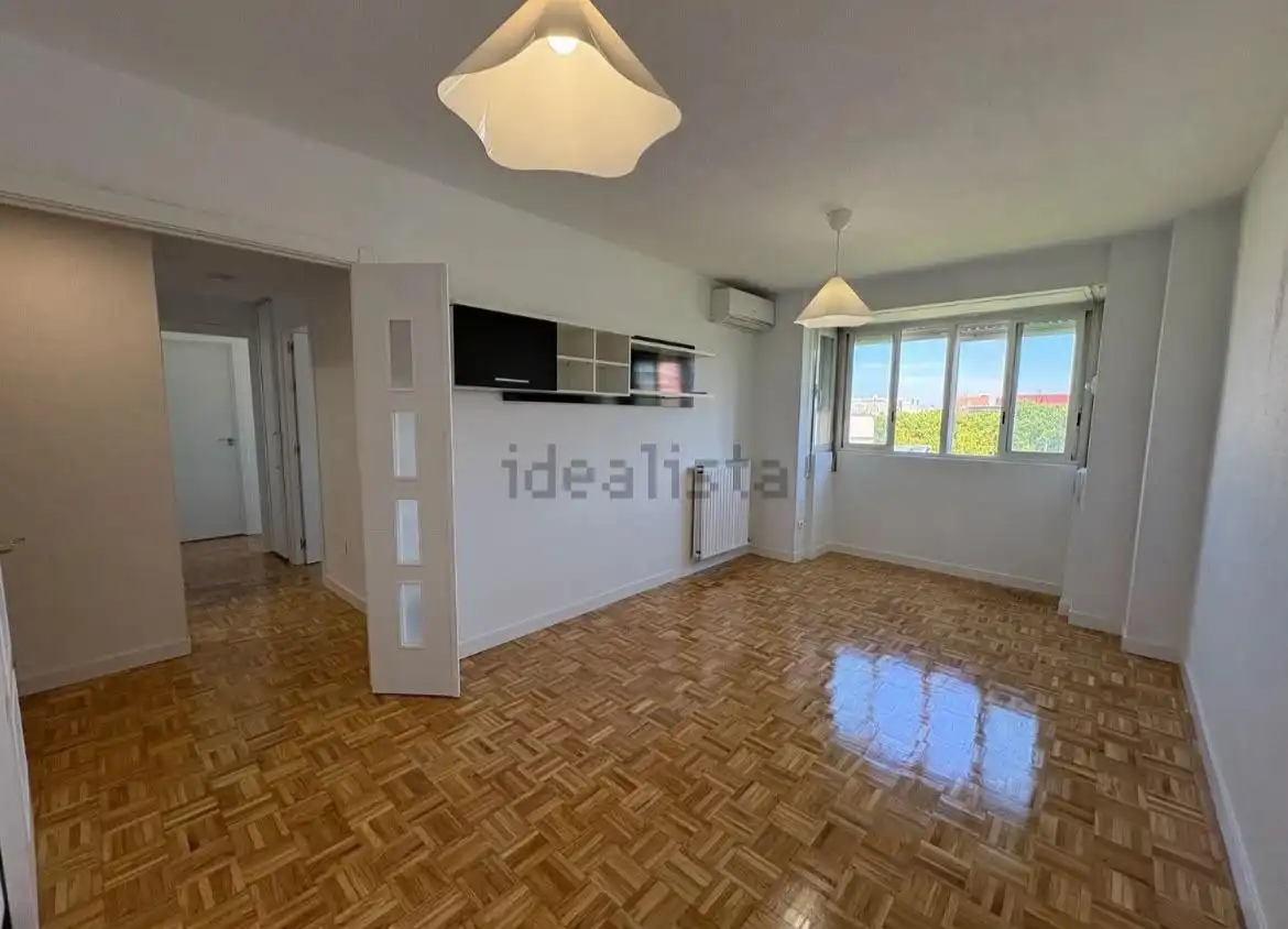 Habitación de Piso de alquiler en Madrid con Aire acondicionado y Balcón