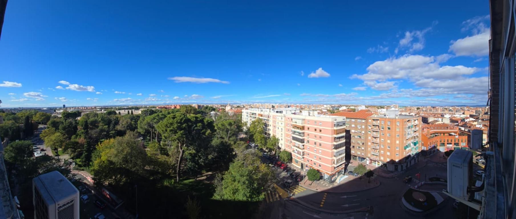 Vista exterior de Pis en venda en Alcalá de Henares amb Calefacció i Moblat