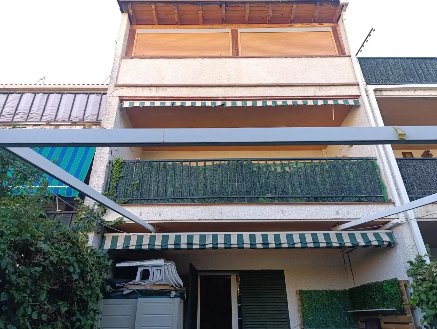 Vista exterior de Casa adosada en venta en El Molar (Madrid) con Calefacción, Jardín privado y Terraza