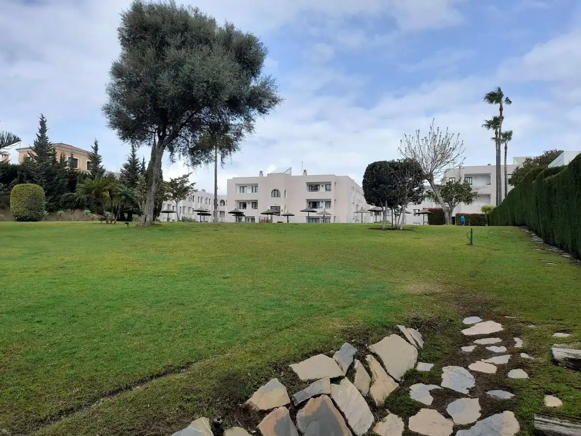 Vista exterior de Apartamento en venta en Sotogrande con Aire acondicionado, Calefacción y Terraza