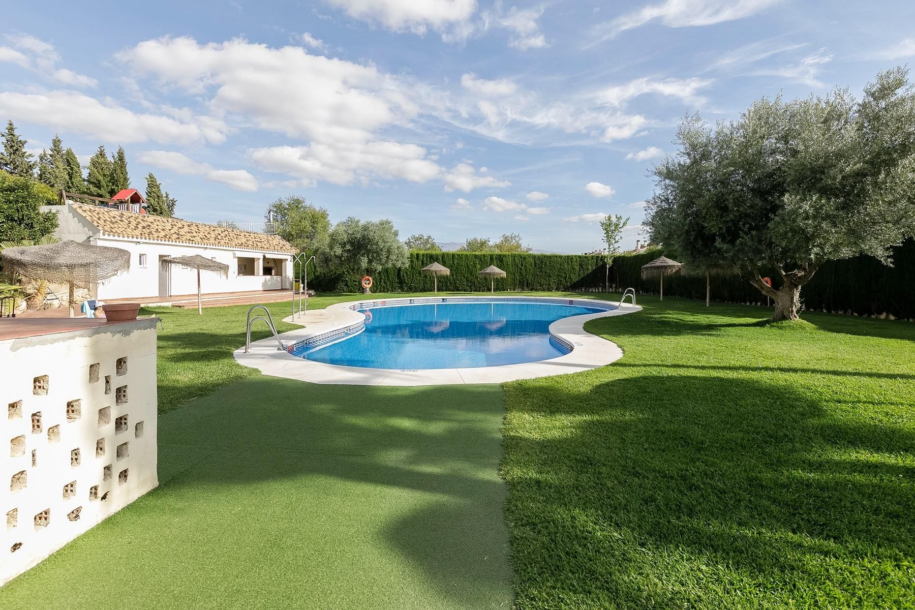 Swimming pool of Flat for sale in Albolote  with Air Conditioner, Heating and Private garden
