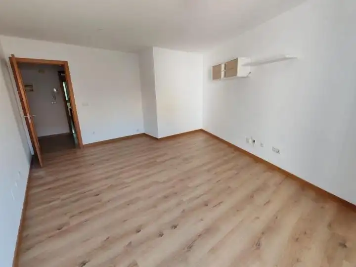 Flat with lift for sale in COCHON (DO), imagen 2