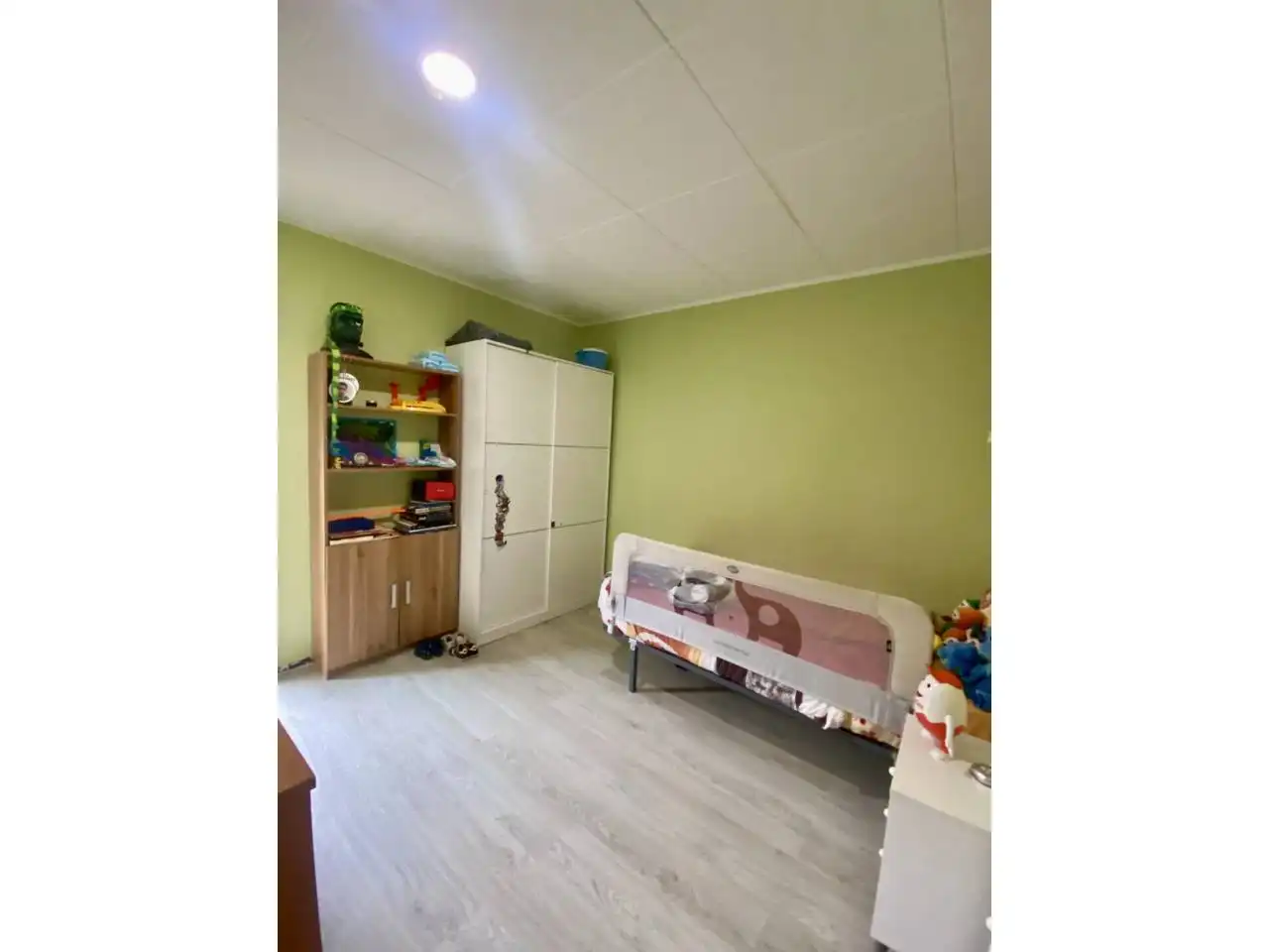 Dormitori de Casa o xalet en venda en Olot amb Parquet i Terrassa