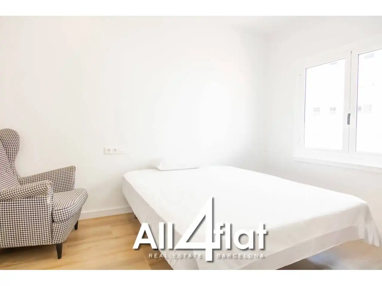 Bedroom of Flat for rent in Barcelona  with Air Conditioner and Alarm