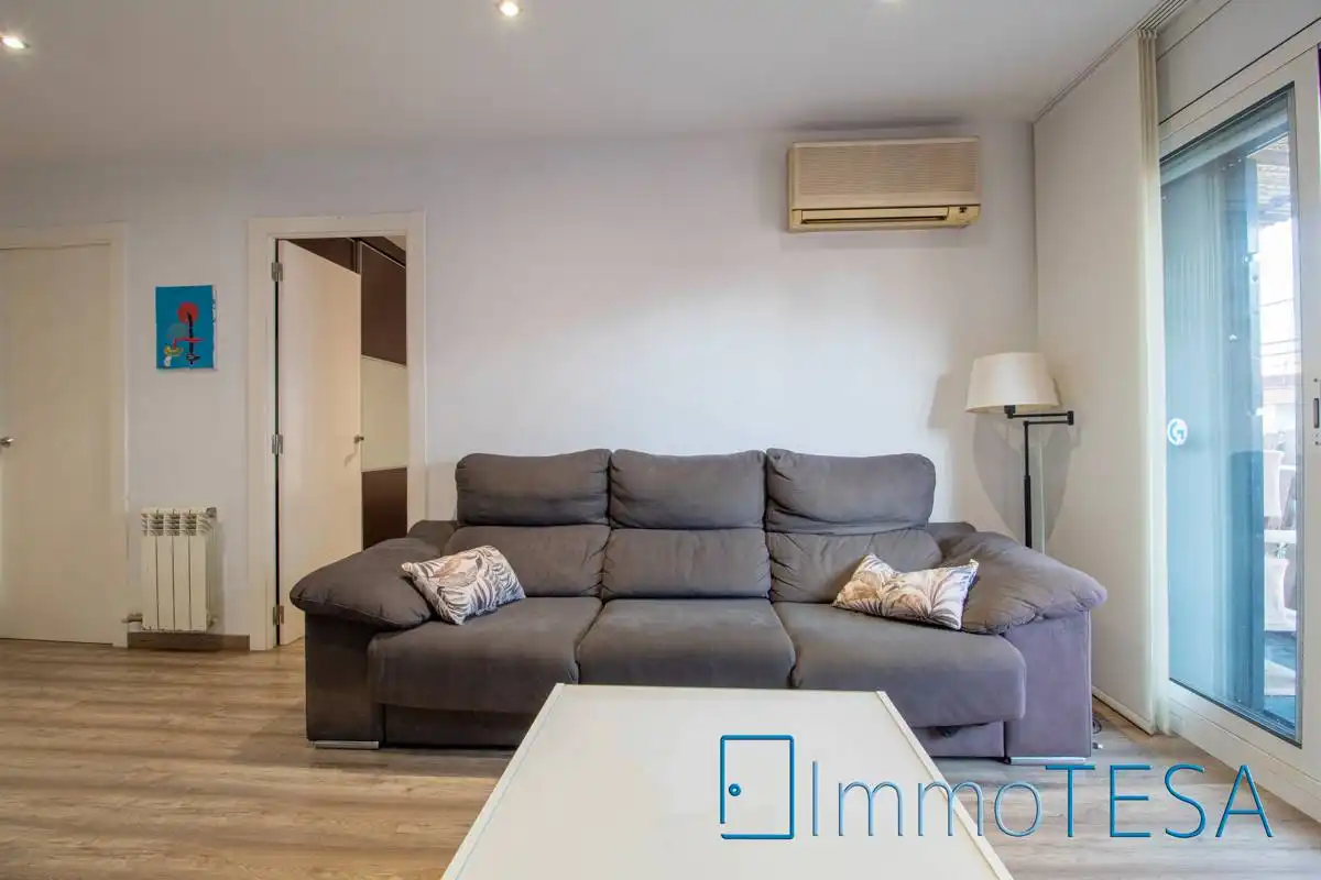 Living room of Flat for sale in Barberà del Vallès  with Heating, Parquet flooring and Terrace