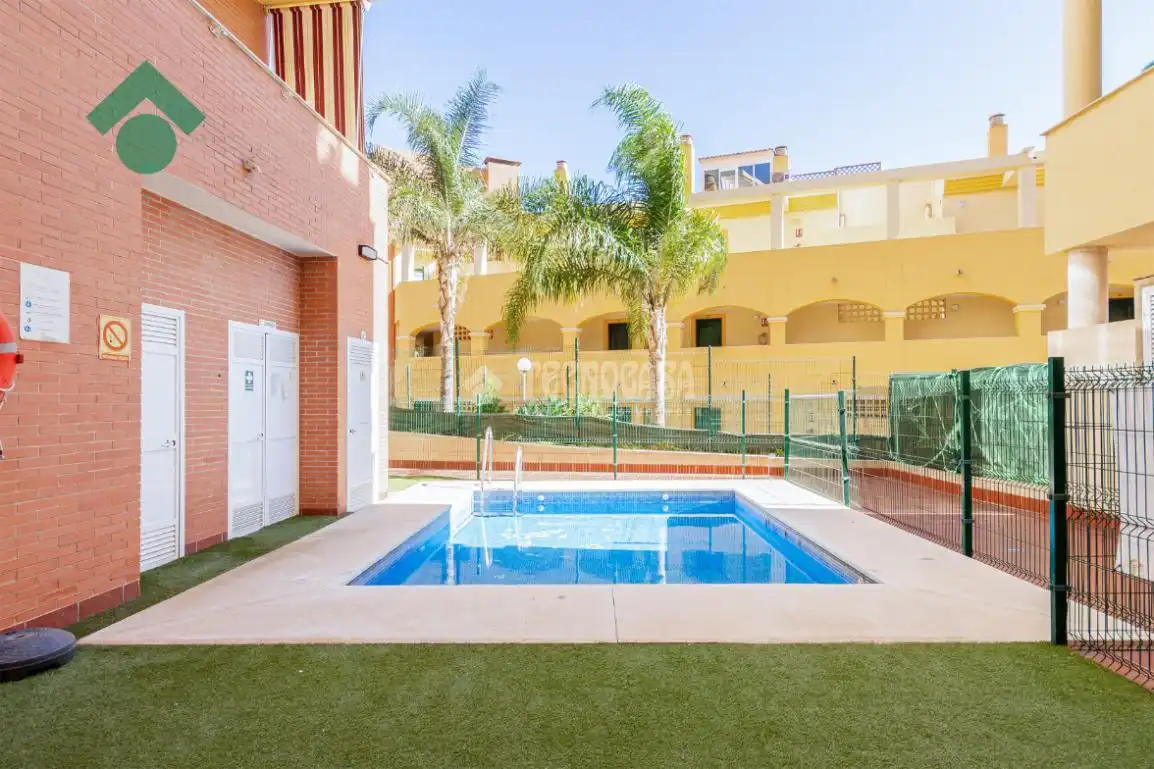 Piscina de Àtic en venda en Rincón de la Victoria amb Calefacció, Terrassa i Piscina comunitària