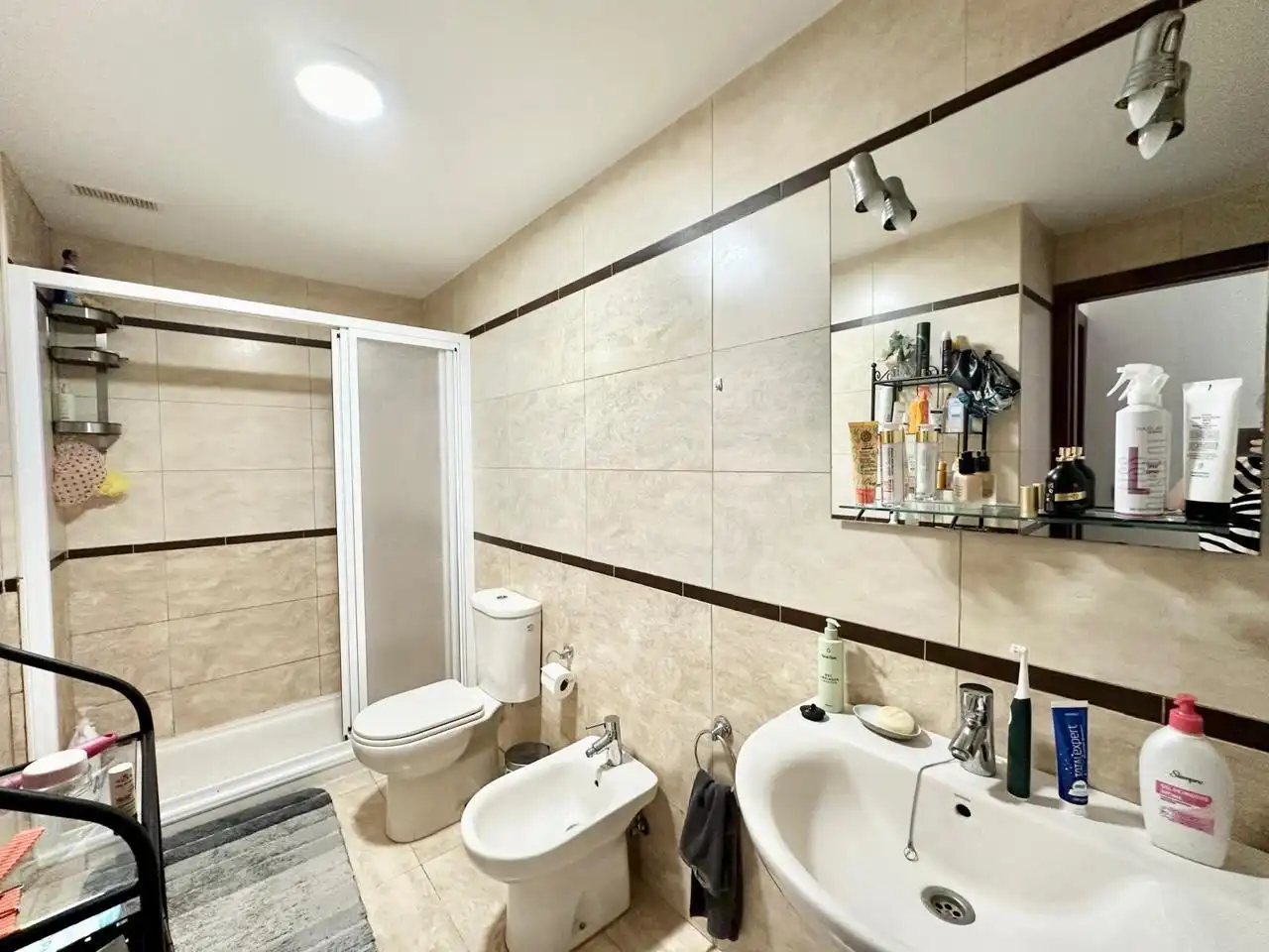 Bathroom of Flat for sale in Guía de Isora  with Air Conditioner, Terrace and Furnished