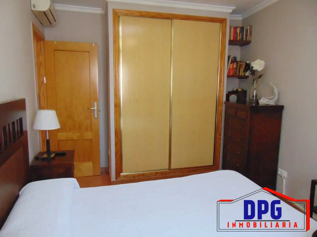 Habitación de Apartamento en venta en Garrucha con Aire acondicionado y Amueblado
