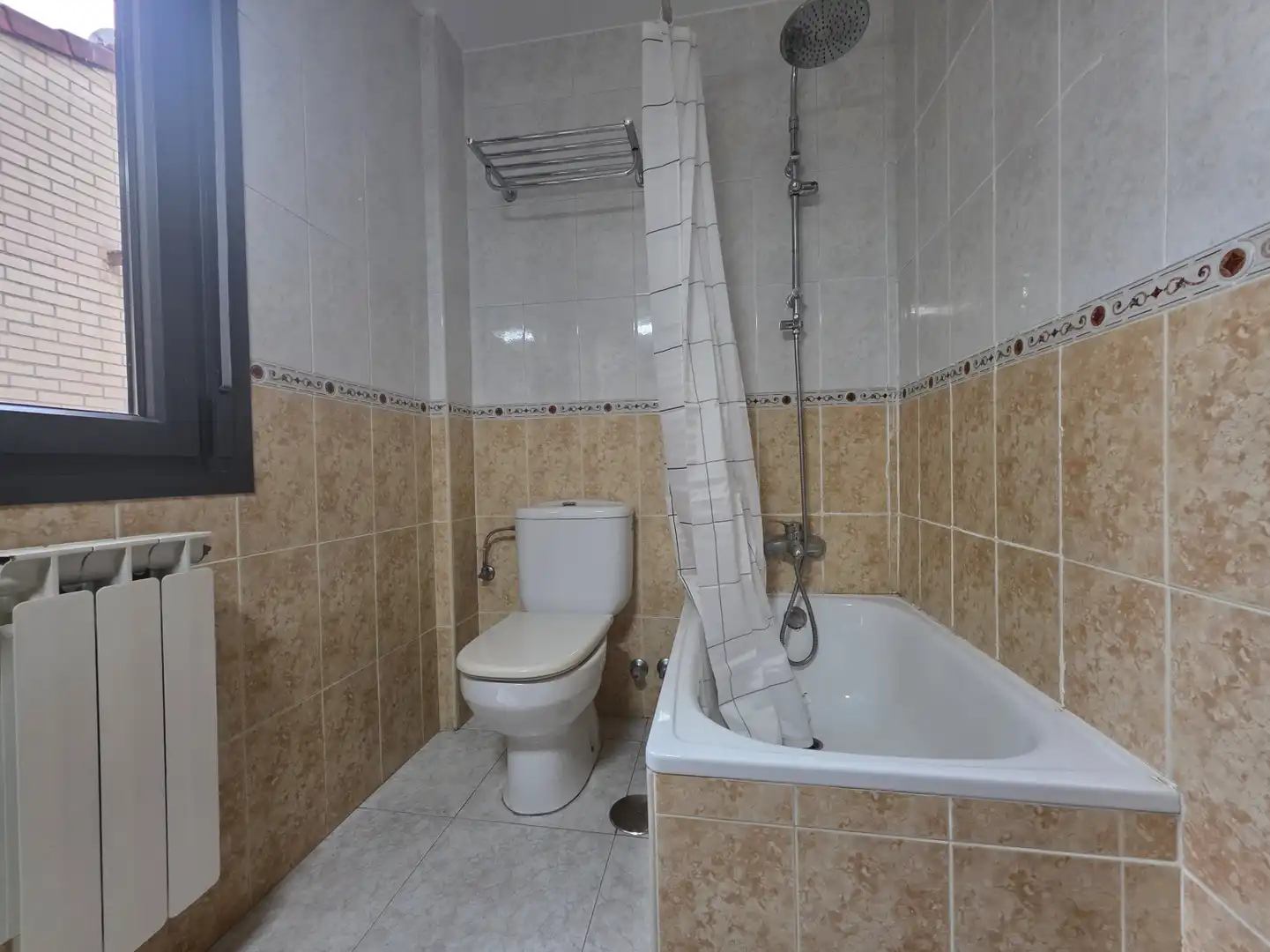 Baño de Ático de alquiler en La Pola Siero