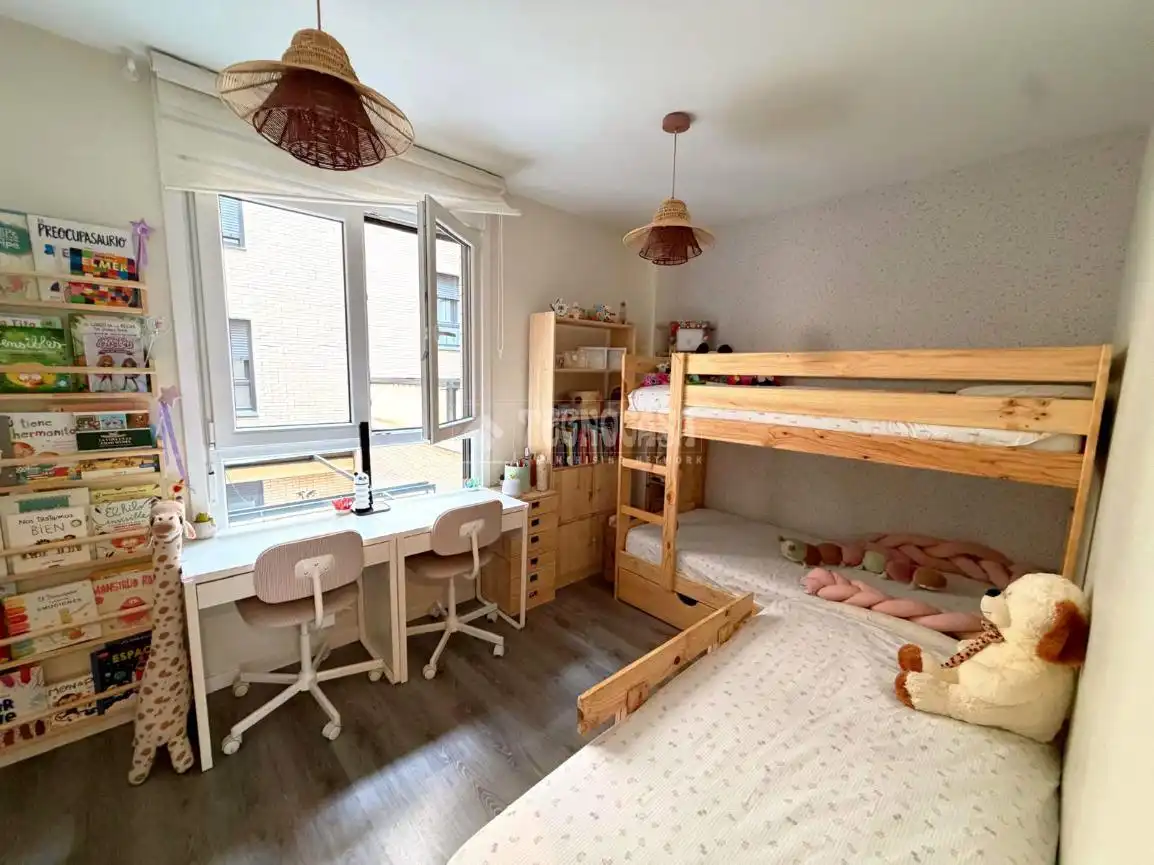 Bedroom of Flat for sale in Madrid  with Air Conditioner, Heating and Terrace