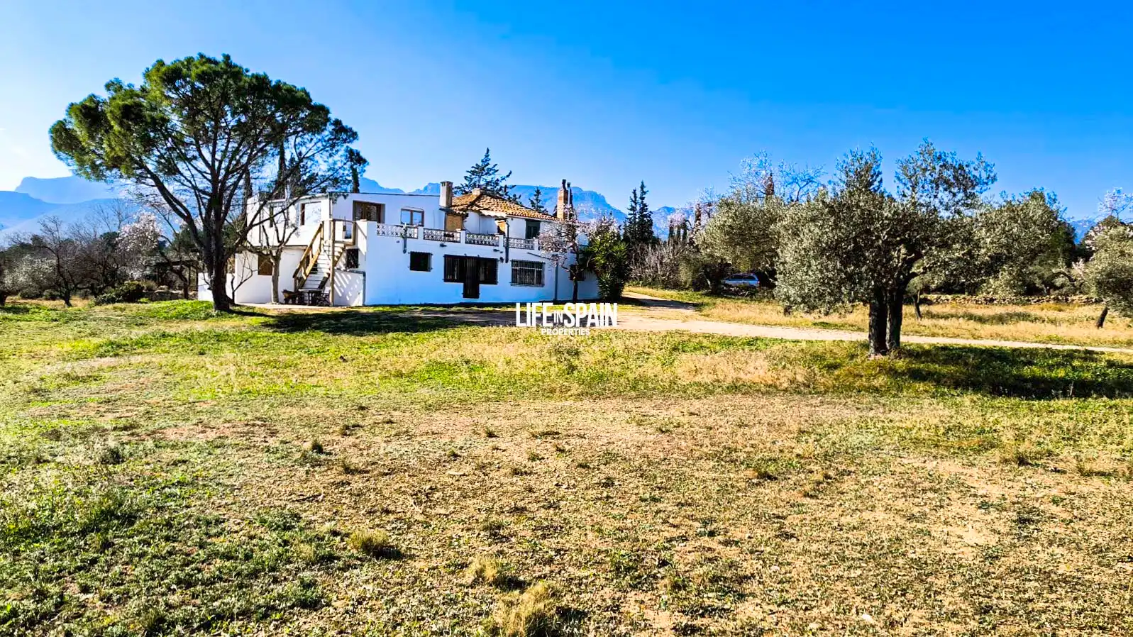 Country house zum Verkauf in Rasquera mit Klimaanlage, Privatgarten und Terrasse