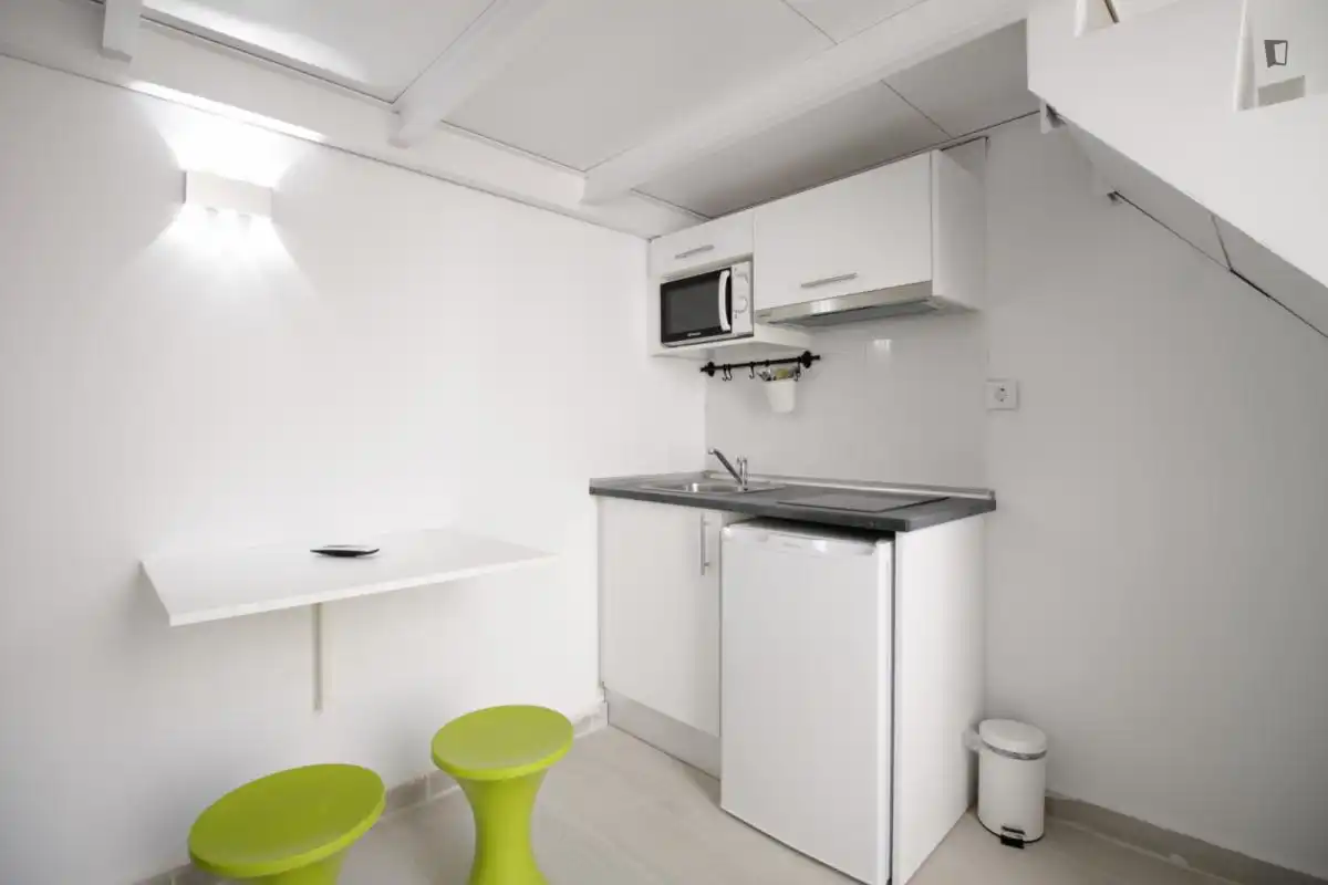 Study for rent in Zofio