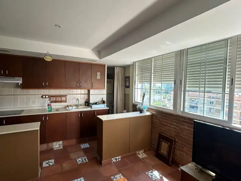 Küche von Wohnung zur Miete in Valencia mit Klimaanlage, Heizung und Parkett