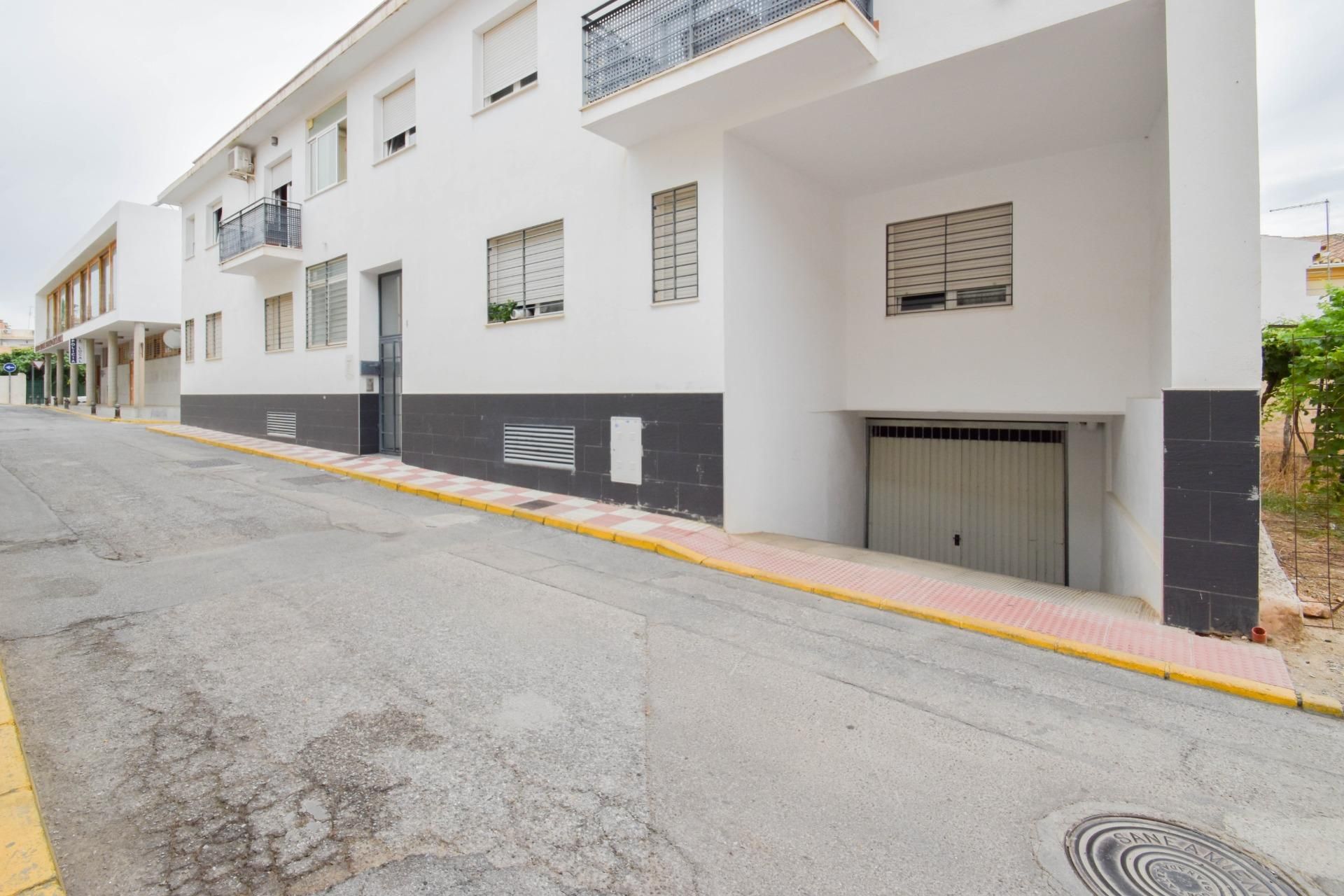 Exterior view of Flat for sale in Otura  with Air Conditioner, Heating and Terrace