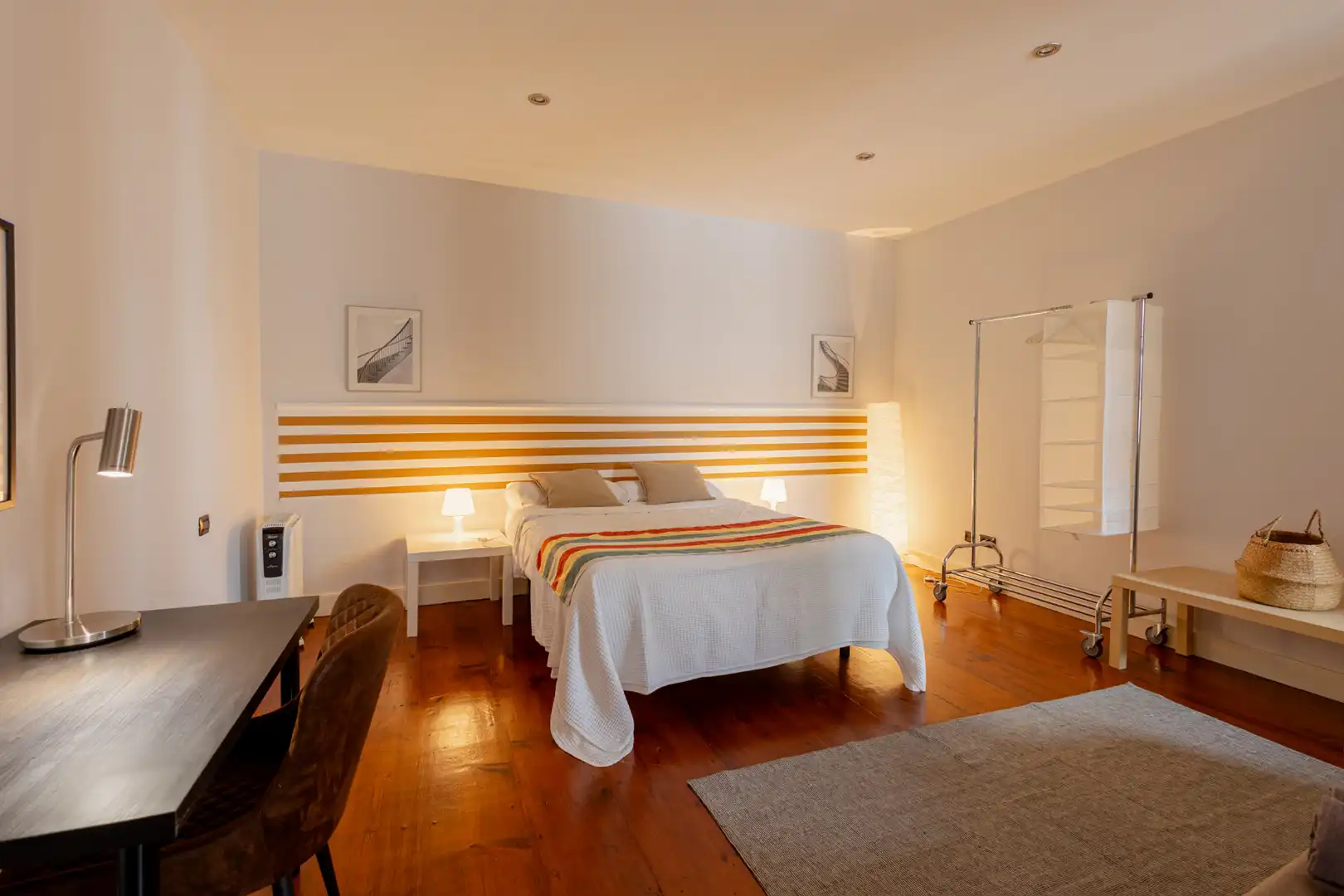 Dormitori de Casa o xalet en venda en La Orotava amb Jardí privat, Parquet i Moblat