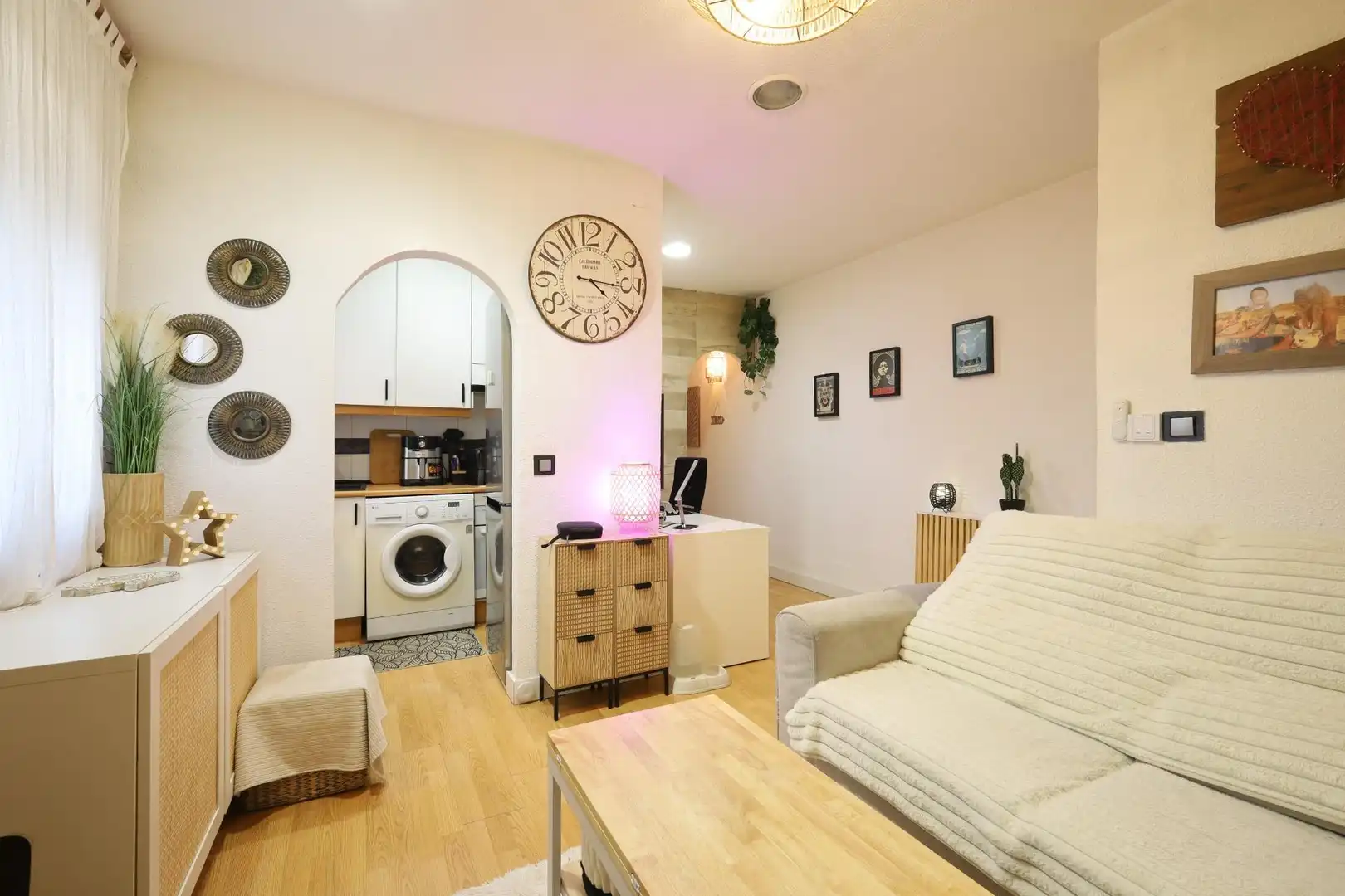 Living room of Ground floor for sale in Madrid  with Air Conditioner and Heating