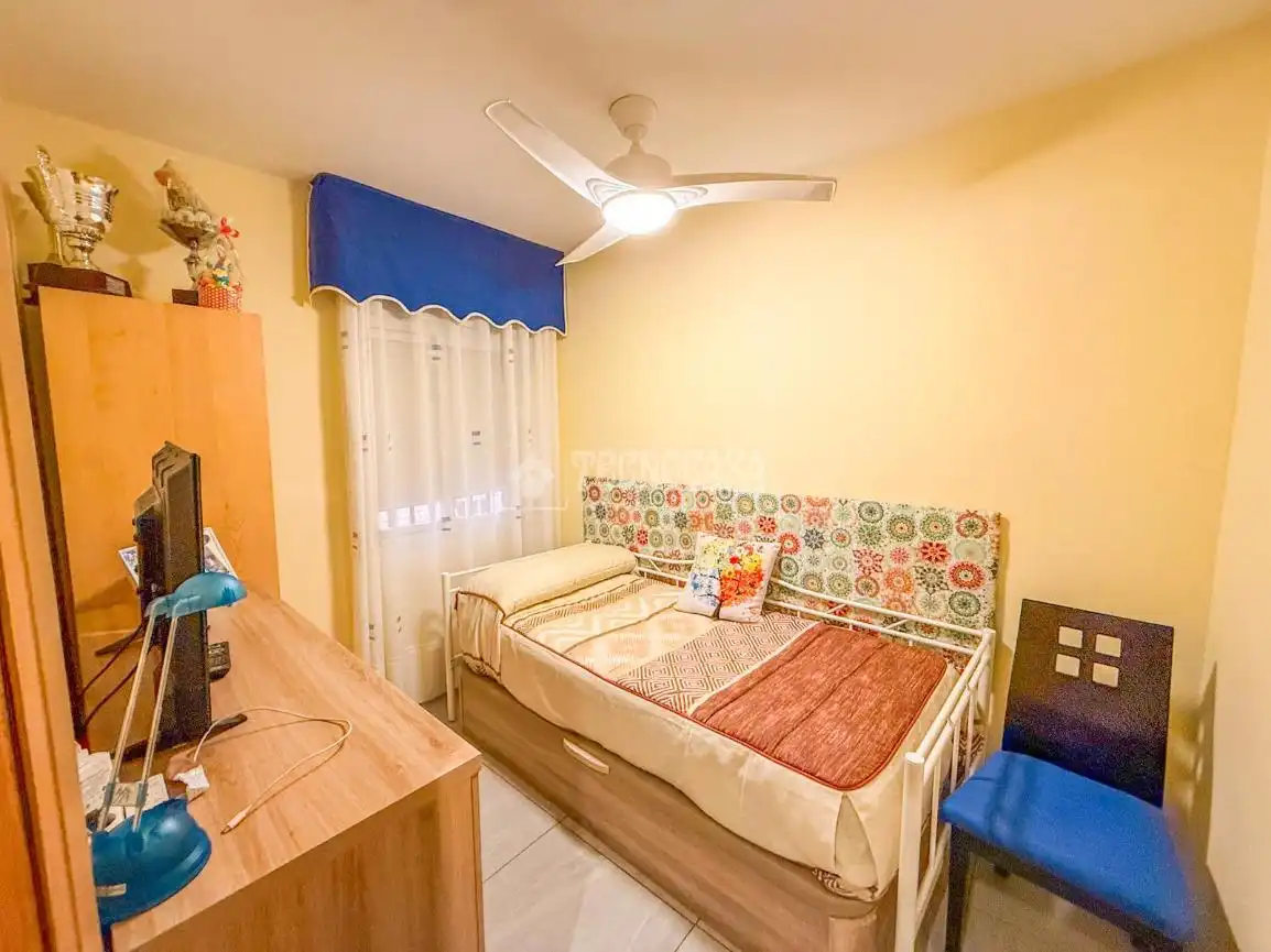 Bedroom of Flat for sale in Parla  with Air Conditioner, Heating and Terrace