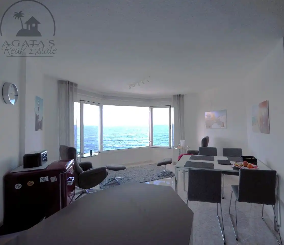 Sala de estar de Ático en venta en Los Silos con Piscina comunitaria