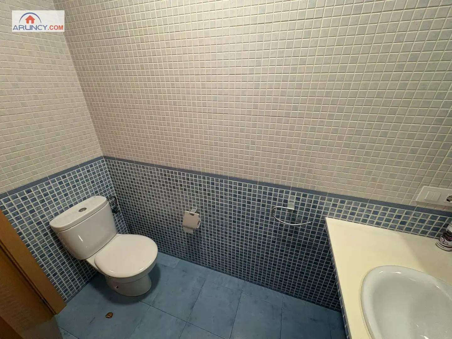 Baño de Piso de alquiler en Sevilla con Aire acondicionado y Balcón