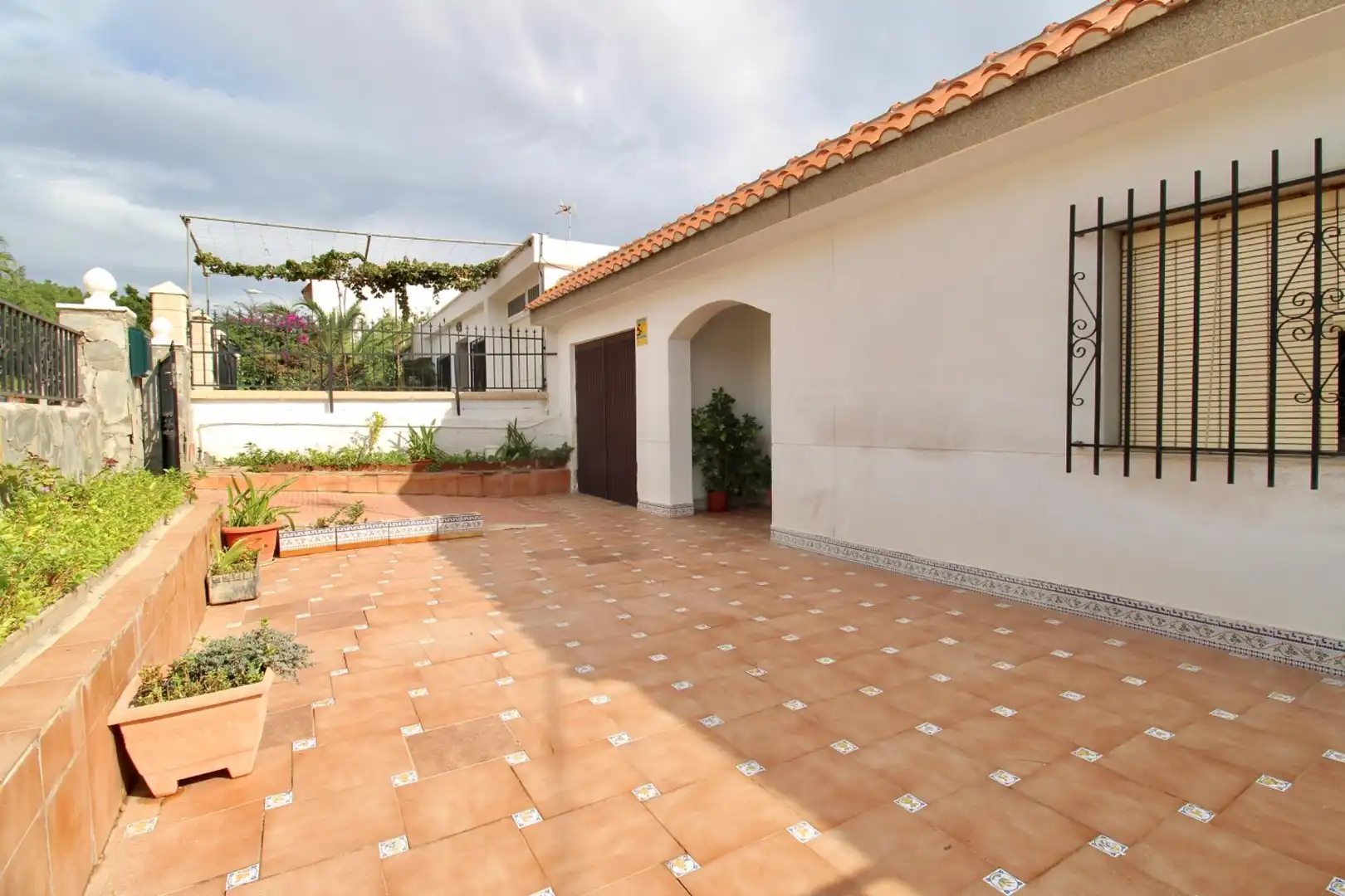 Terrace of Country homes for sale in Las Cabañuelas