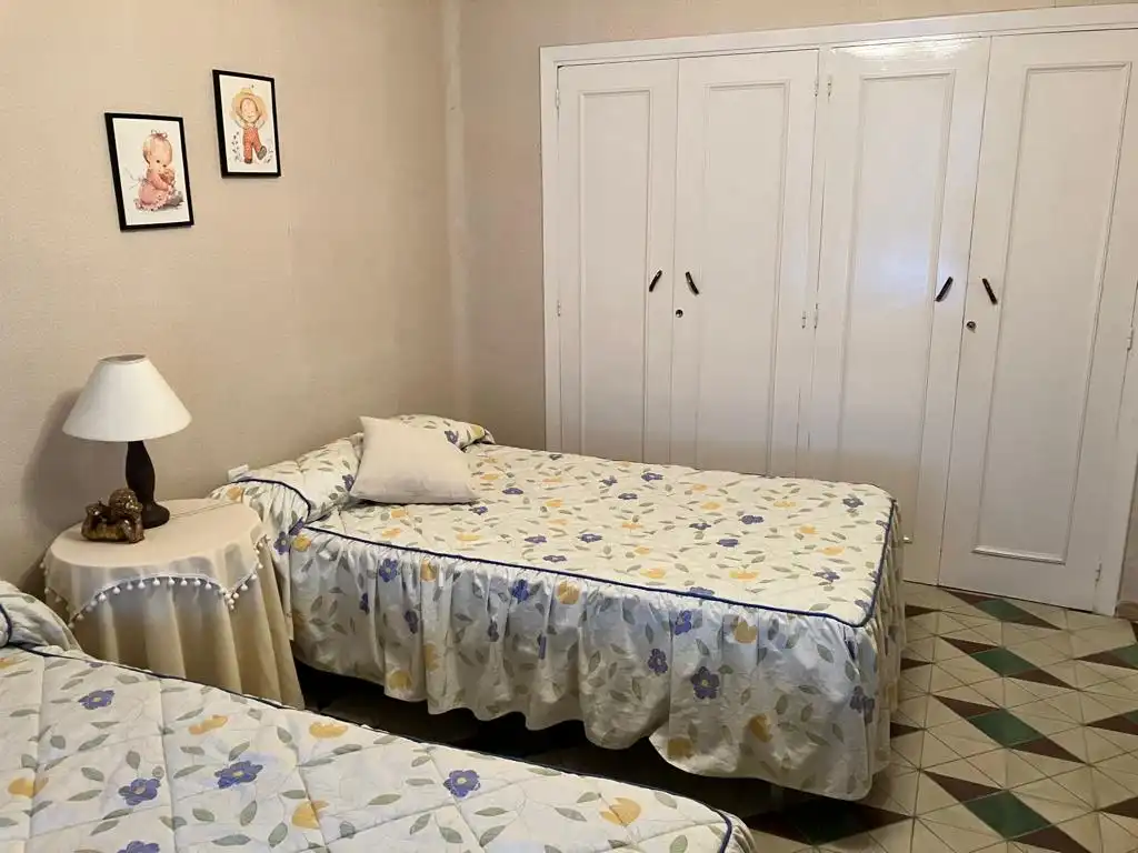 Dormitori de Casa o xalet en venda en Íscar amb Calefacció, Jardí privat i Terrassa