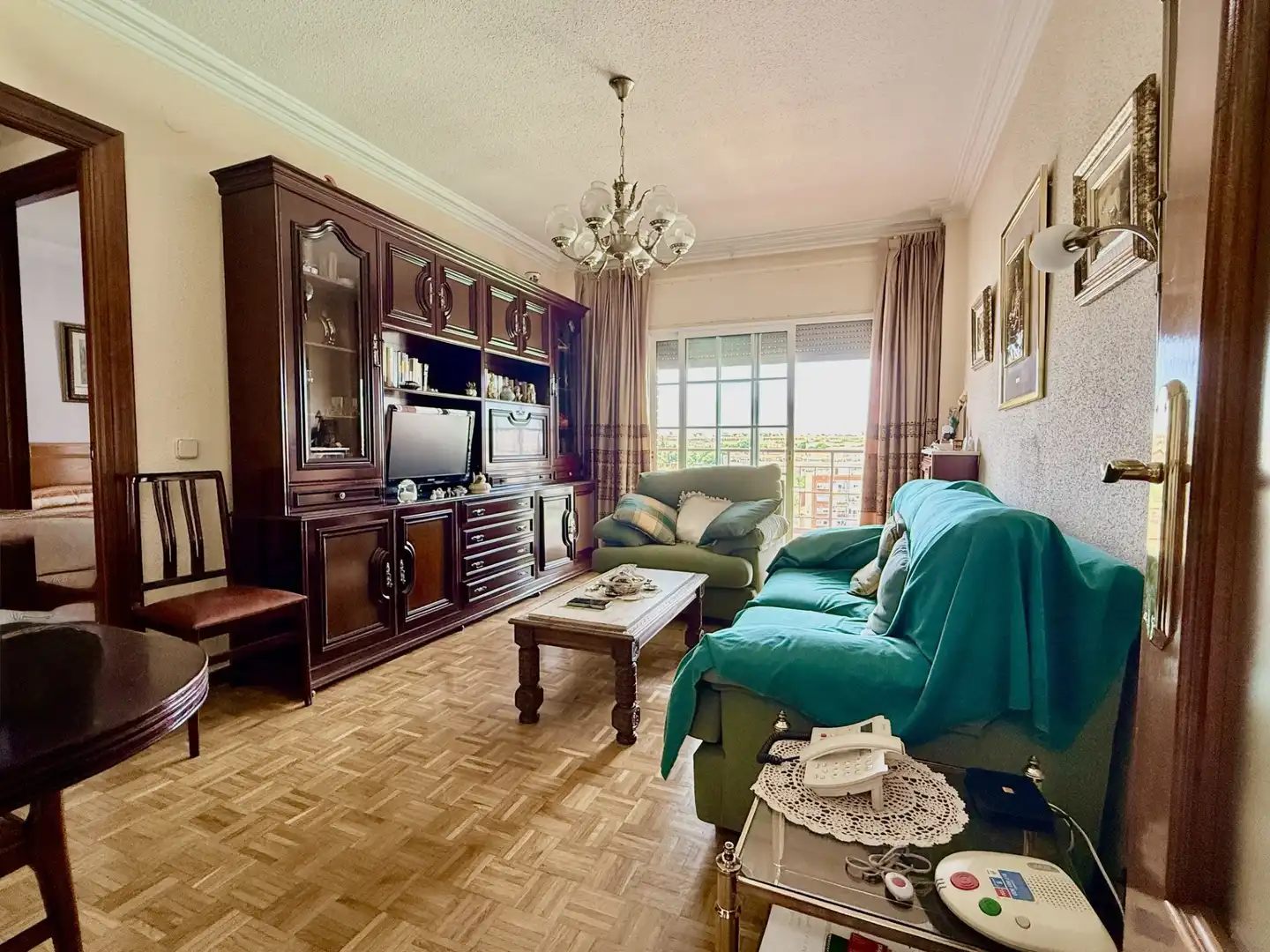 Living room of Flat for sale in Madrid  with Heating, Parquet flooring and Terrace
