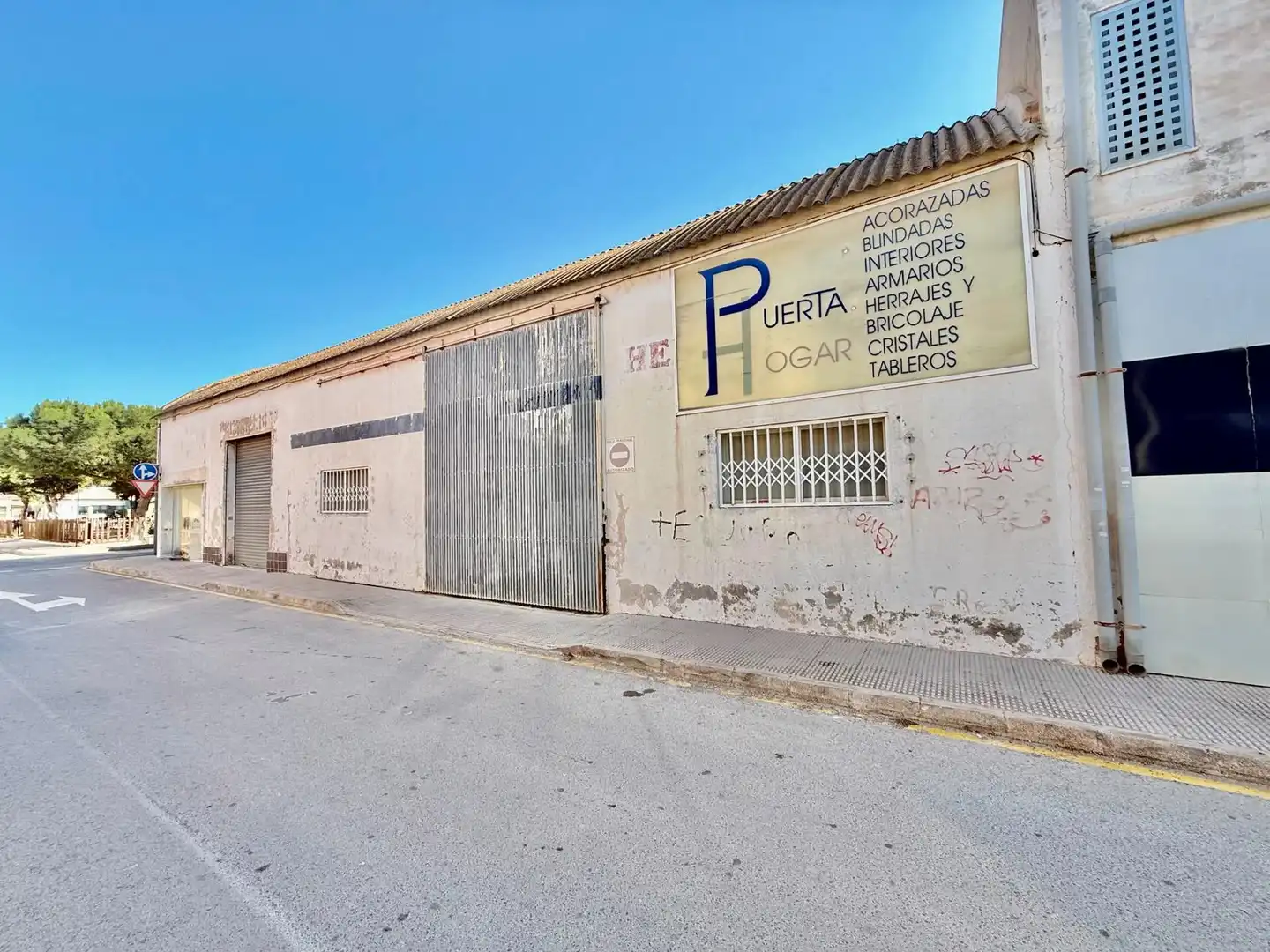 Vista exterior de Nave industrial en venta en San Pedro del Pinatar