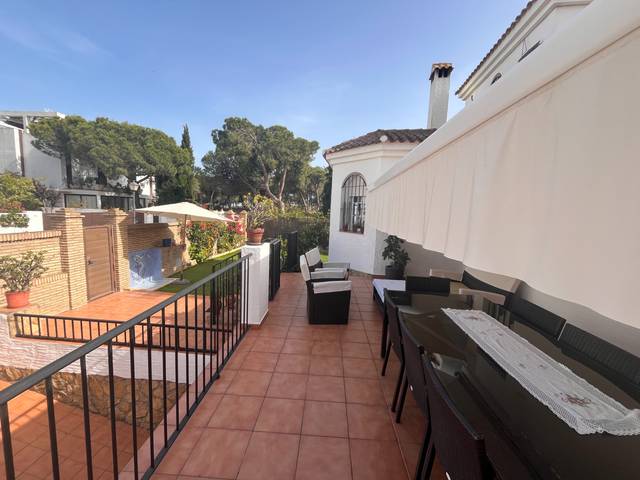 Casa-chalet en Venta en Calle Ostra en Urbasur