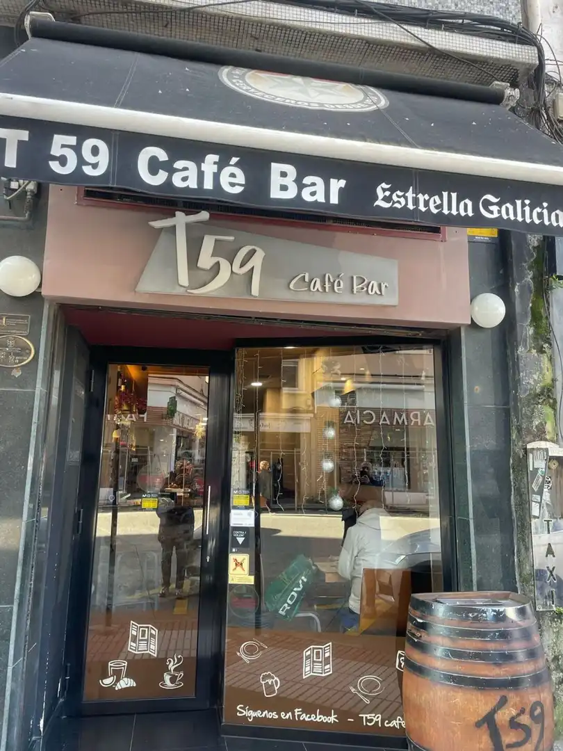 Local comercial en alquiler en Calle la Torre 59, imagen 2