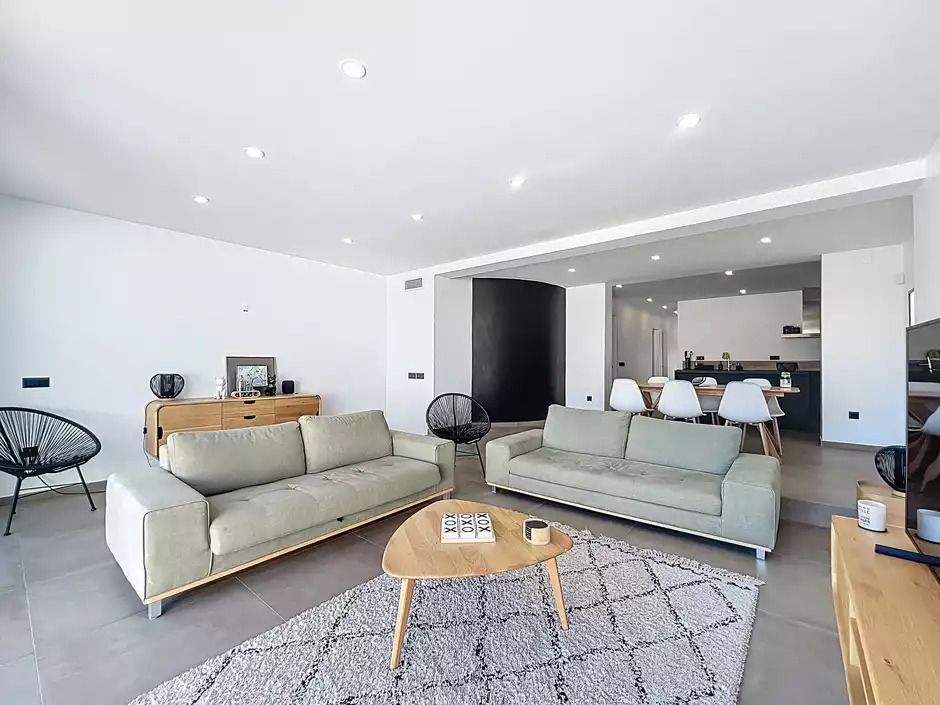 Sala de estar de Casa o chalet en venta en Empuriabrava con Aire acondicionado, Jardín privado y Terraza